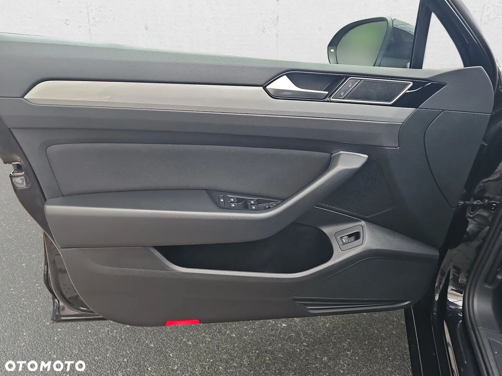 Volkswagen Passat 1.5 TSI ACT mHEV Style DSG - 11
