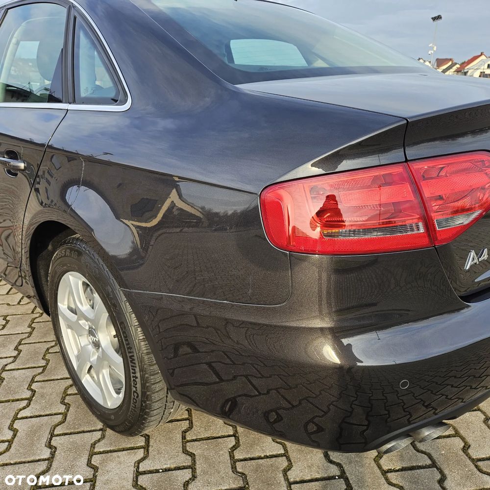 Audi A4 Avant 2.0 TDI DPF Ambiente - 9