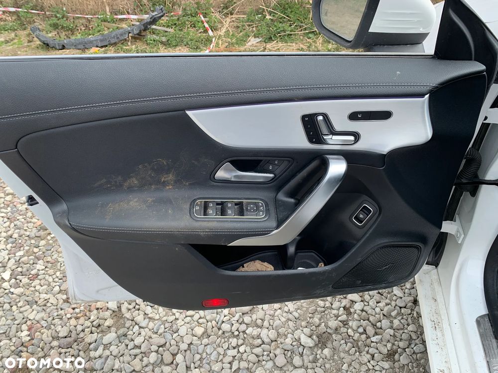 Mercedes-Benz CLA 250 4Matic 7G-DCT - 14