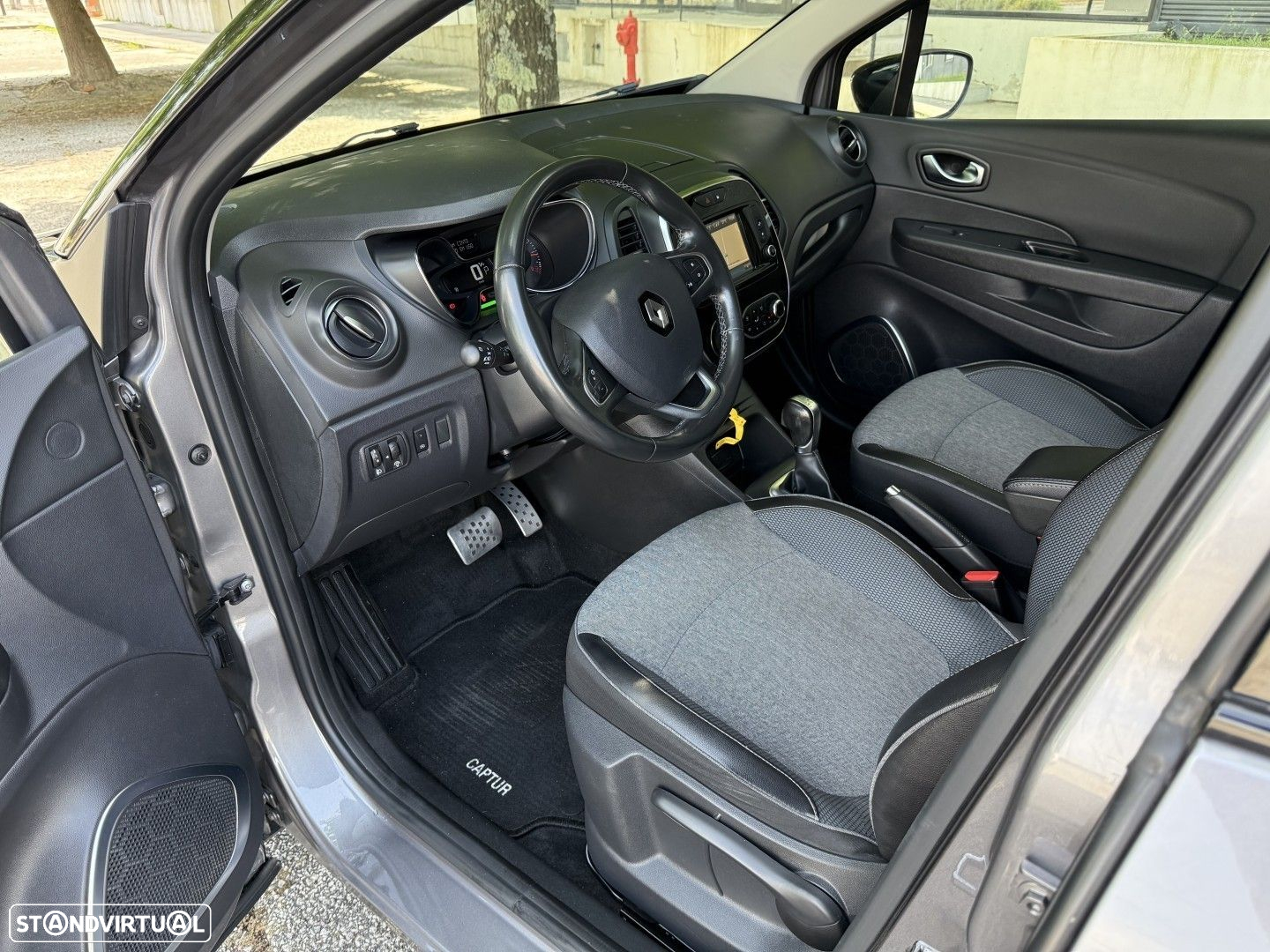 Renault Captur 1.5 dCi Exclusive XMOD EDC - 12