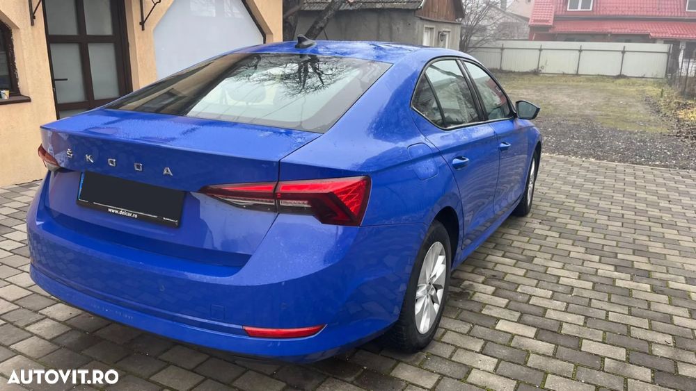 Skoda Octavia 2.0 TDI DSG Ambition - 1