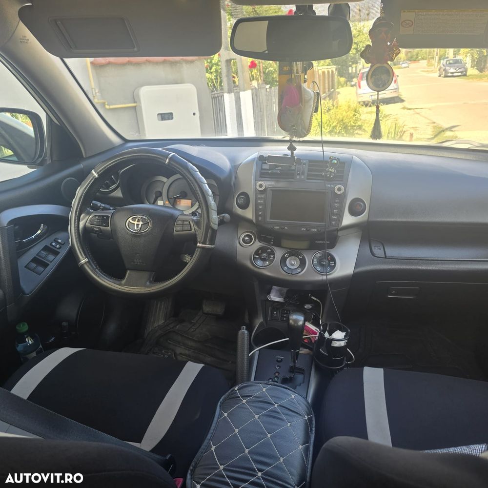 Toyota RAV4 - 3