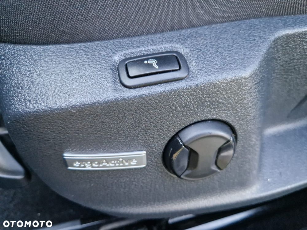 Volkswagen Golf - 28