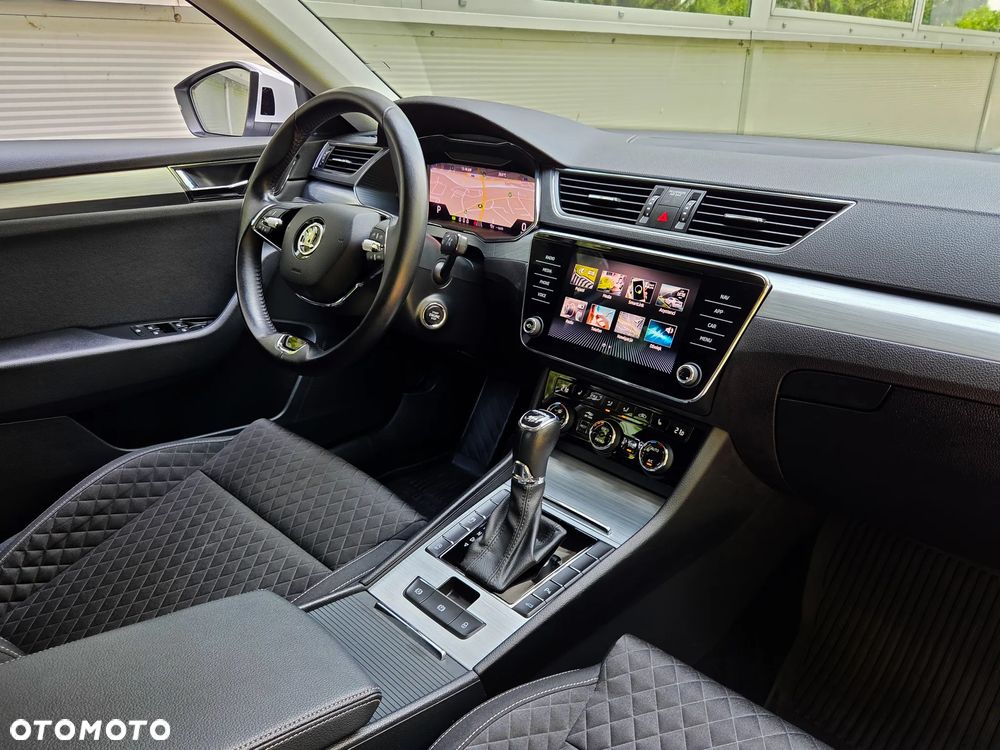 Skoda Superb 2.0 TDI SCR 4x4 Style DSG - 23