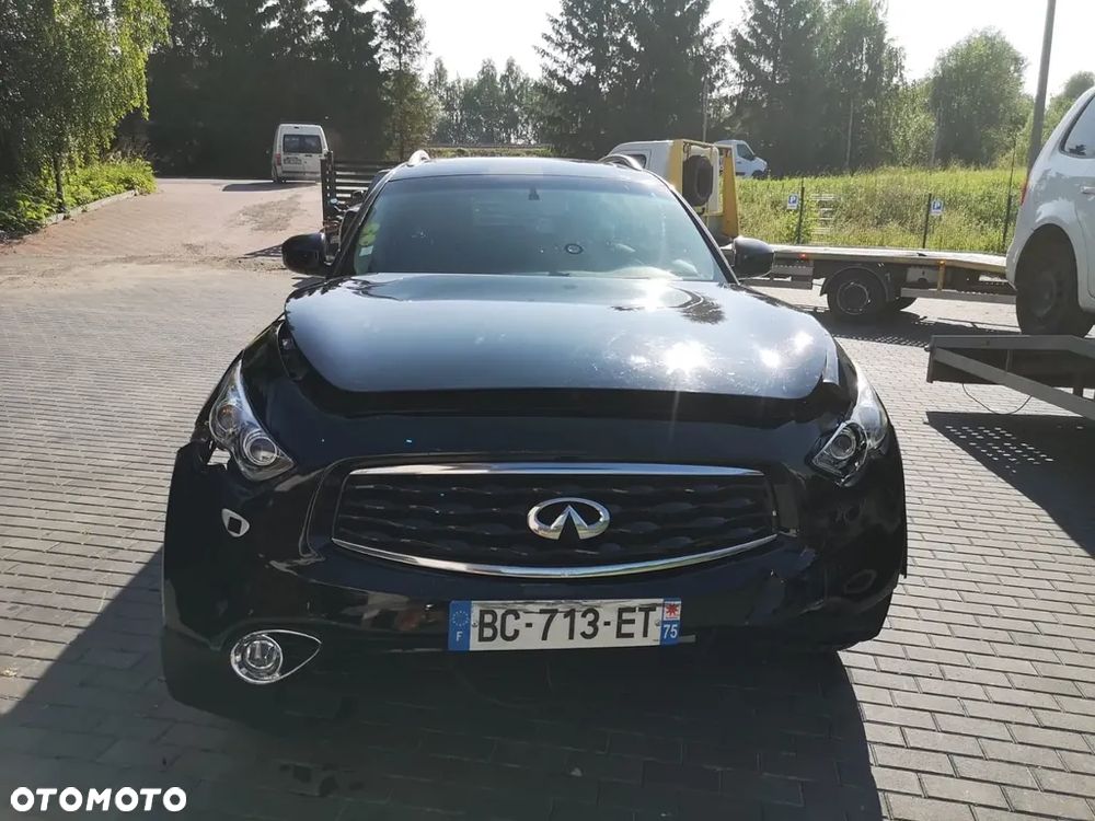 Infiniti FX - 16