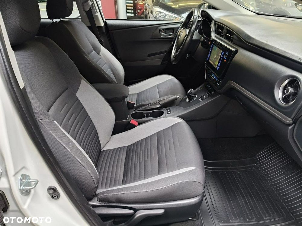 Toyota Auris - 10