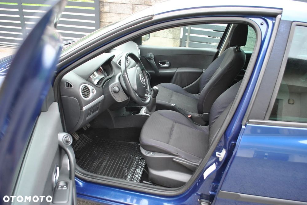 Renault Clio - 19