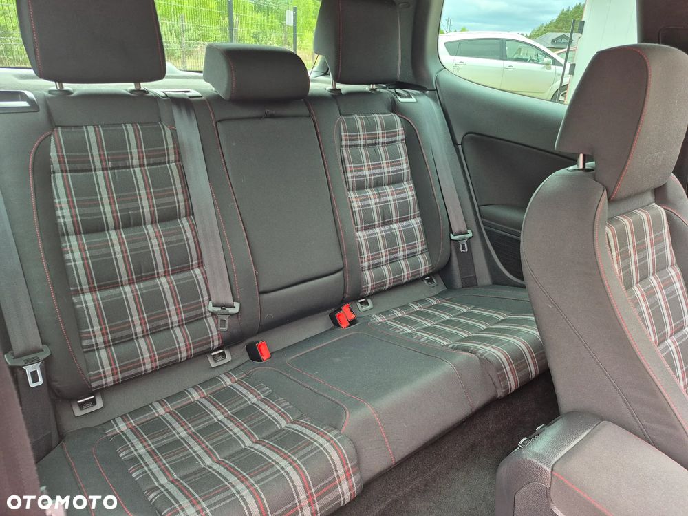 Volkswagen Golf 2.0 GTI DSG - 24