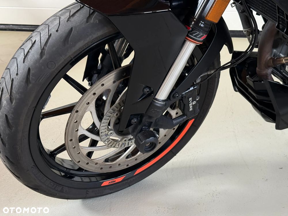 KTM Duke 125 - 18