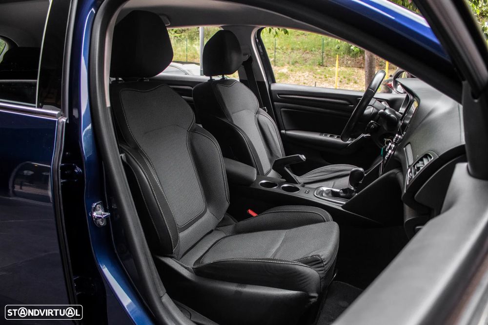 Renault Mégane Sport Tourer ENERGY dCi 110 EDC INTENS - 24