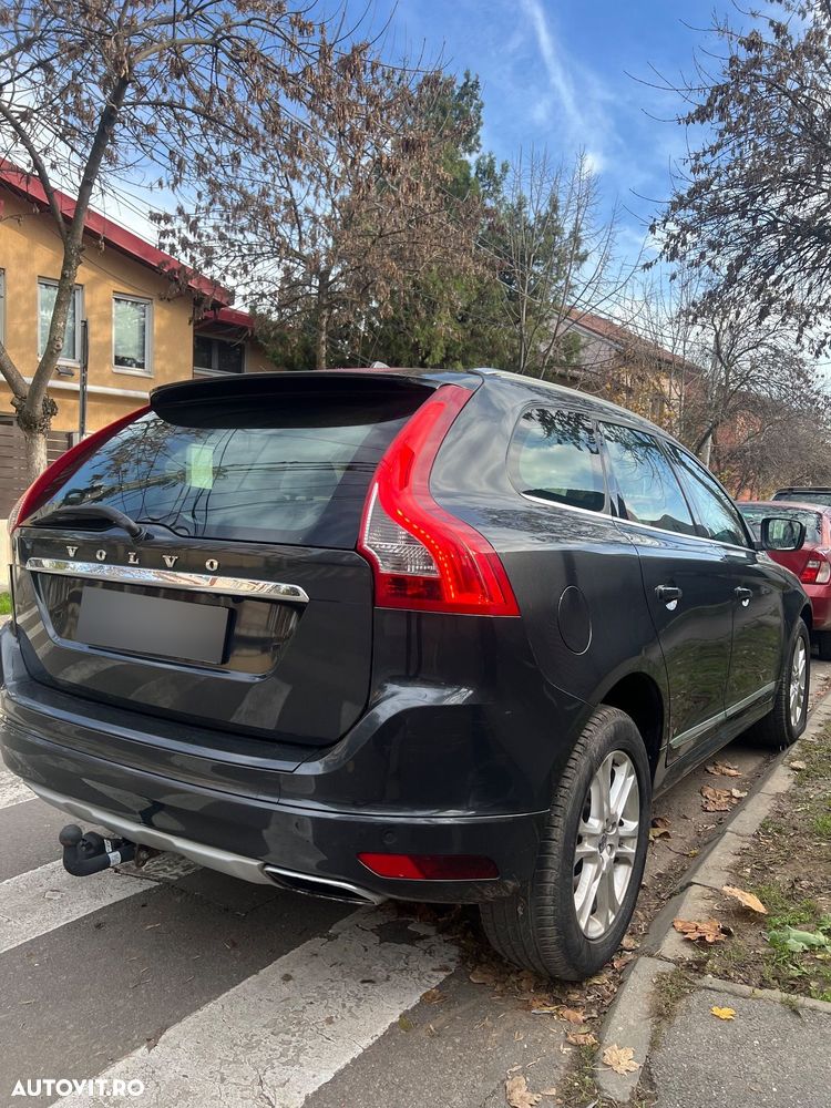 Volvo XC 60 T5AWD R-Design - 4