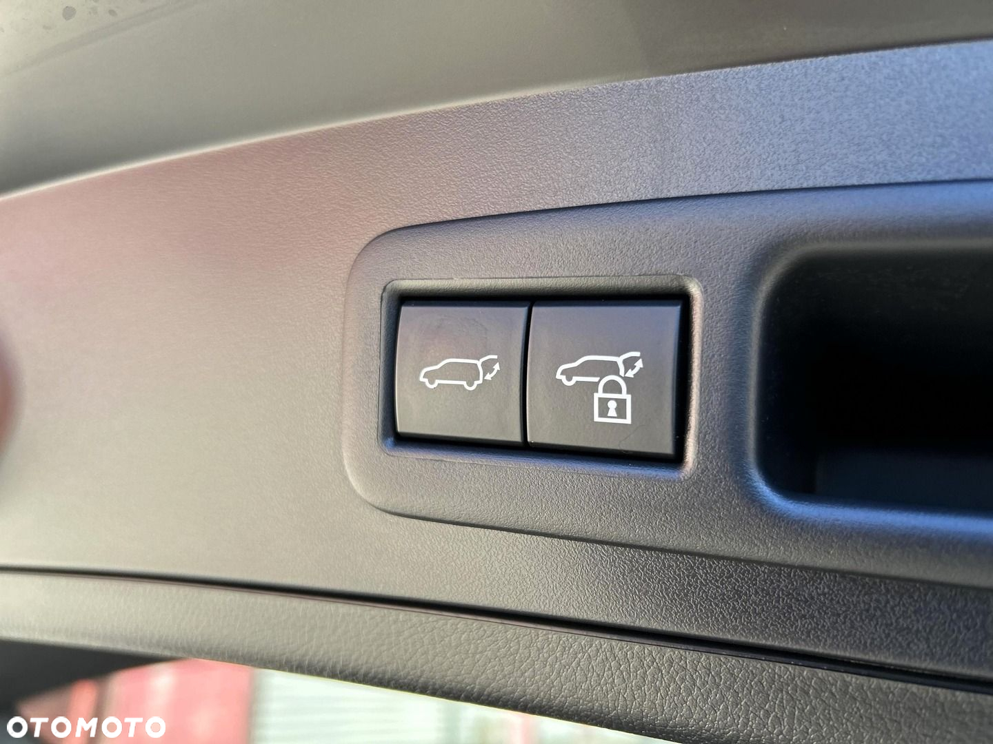 Lexus UX 250h GPF Business 2WD - 28