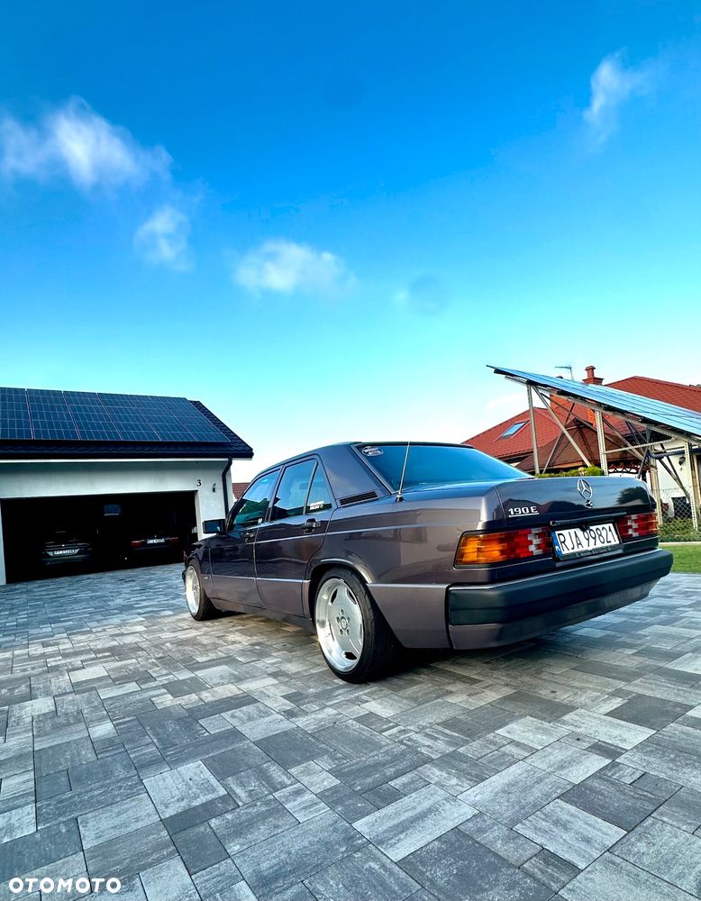 Mercedes-Benz W201 (190) - 5