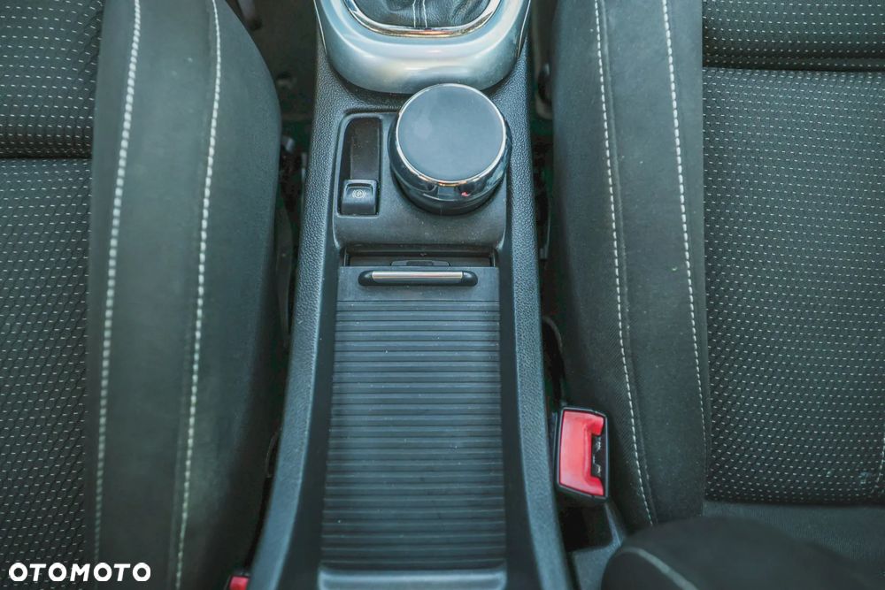 Opel Astra 1.6 T Cosmo - 17