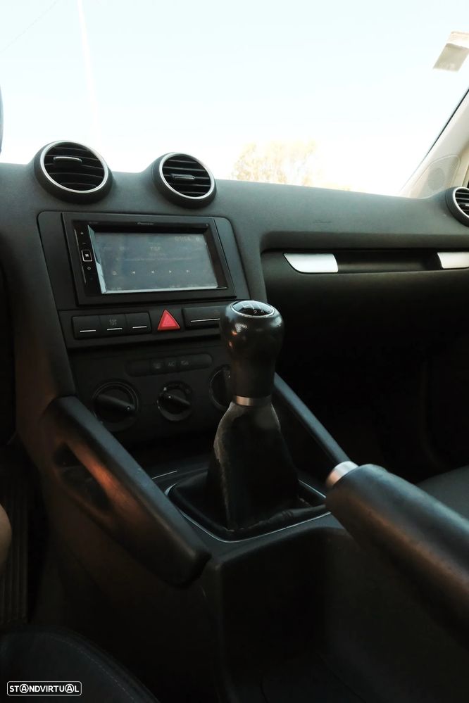 Audi A3 1.6 FSI Attraction - 24