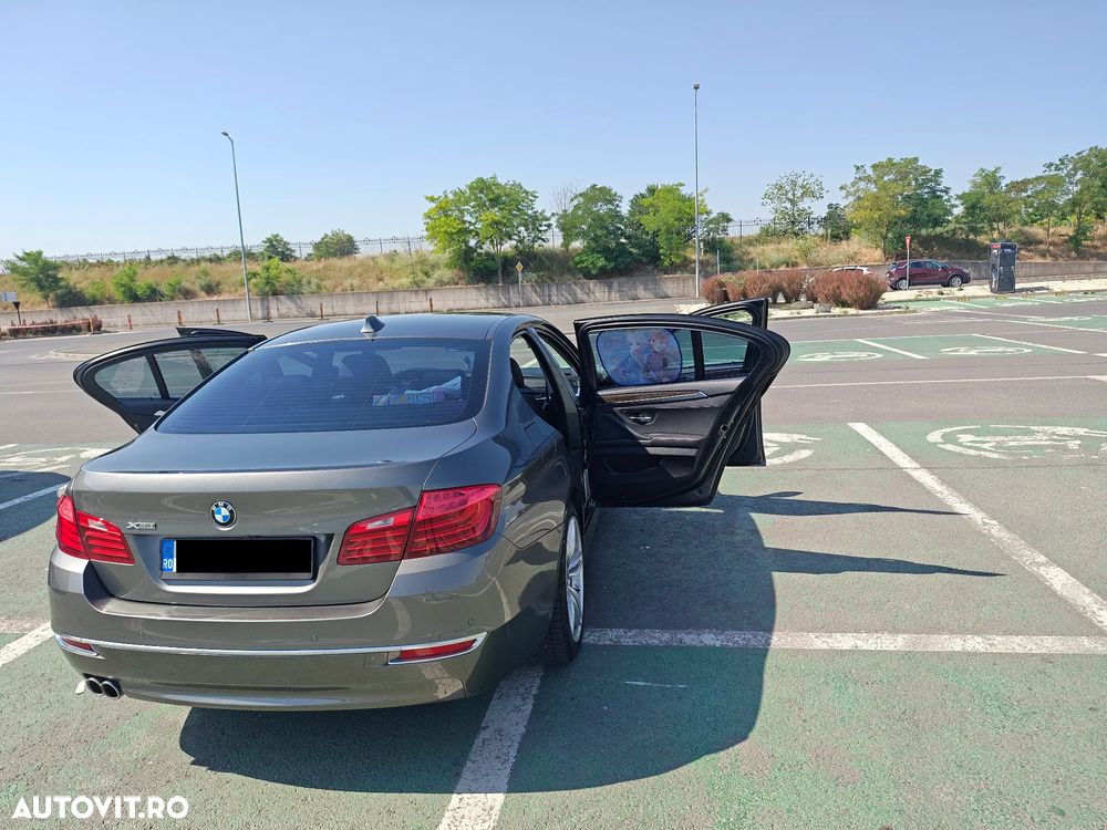 BMW Seria 5 525d xDrive AT - 10