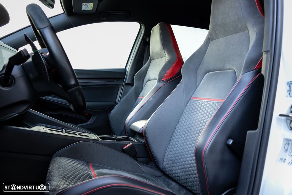 VW Golf 2.0 TSI GTI Clubsport DSG - 32