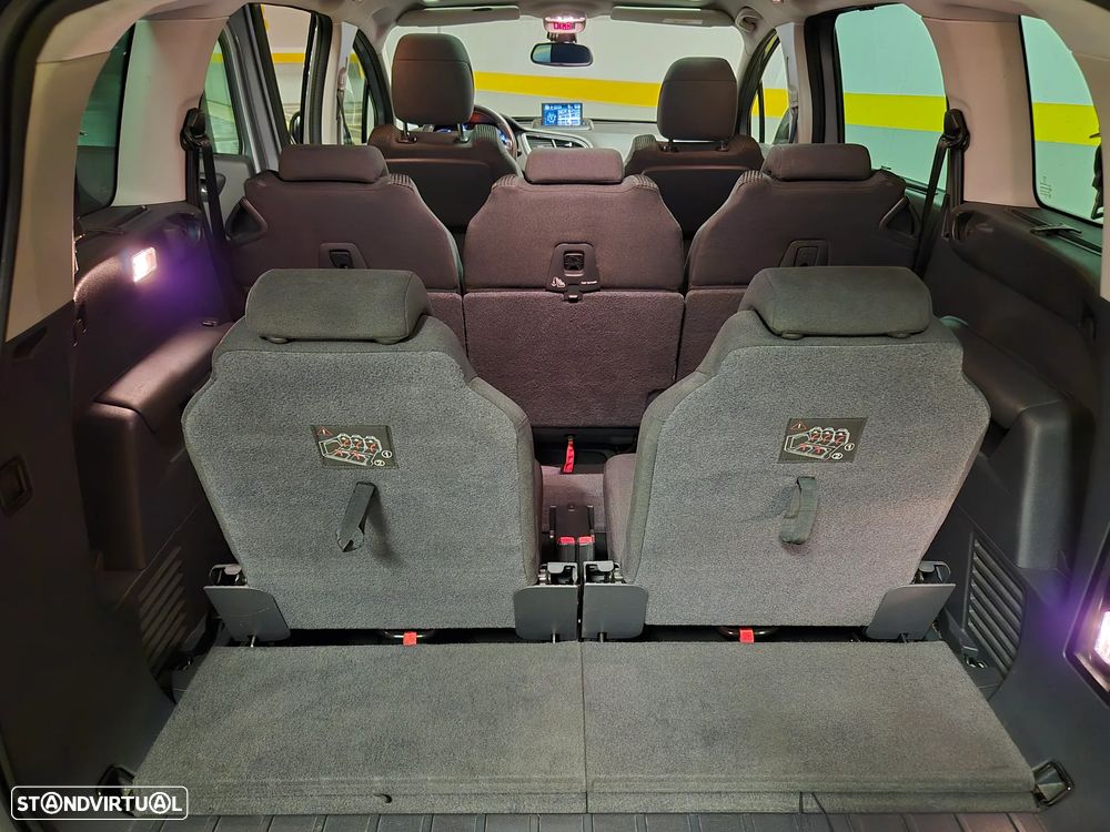 Peugeot 5008 1.6 HDi 7L Allure - 42
