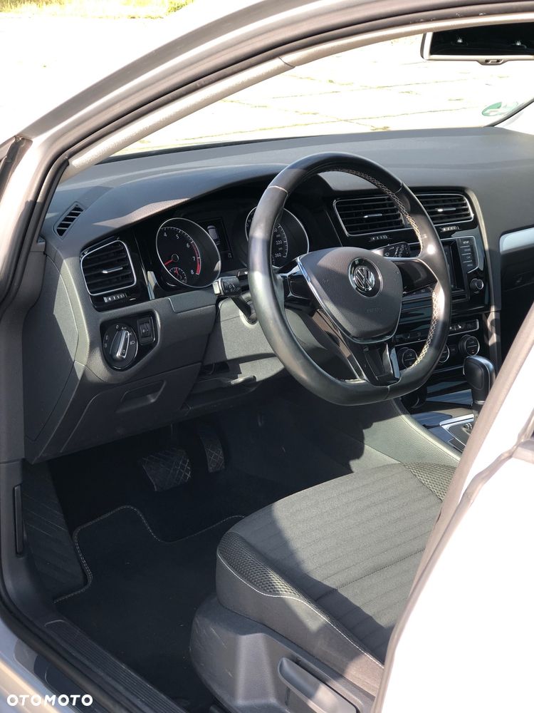 Volkswagen Golf 1.2 TSI BlueMotion Technology DSG Lounge - 23