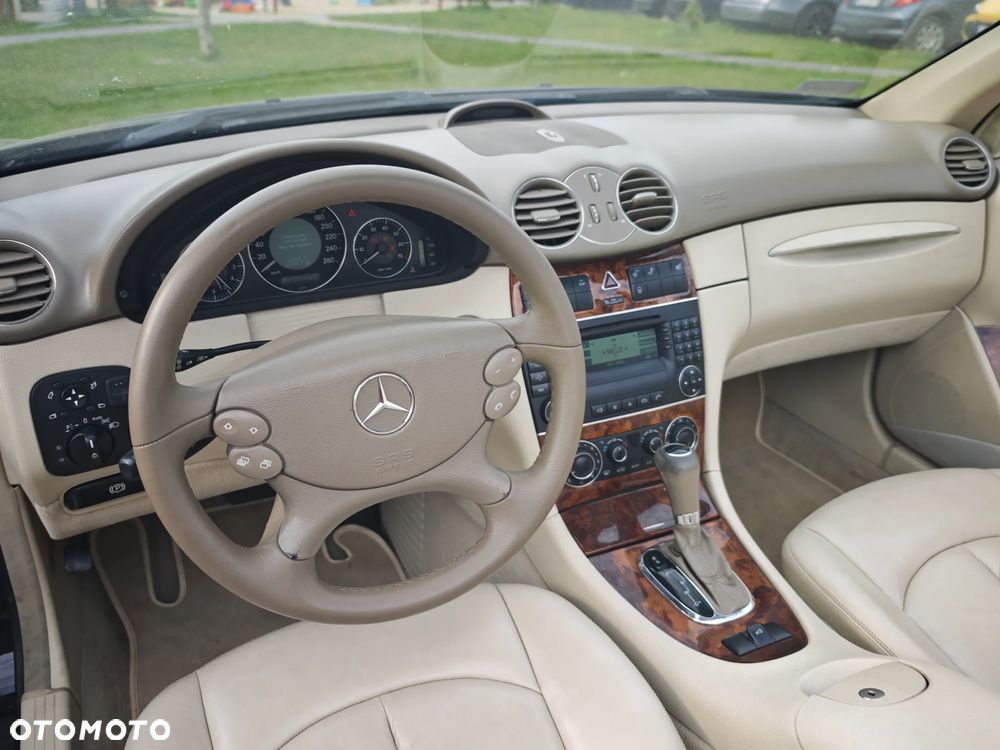 Mercedes-Benz CLK - 22