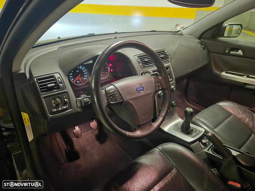Volvo V50 2.0 D Nível 1 - 23