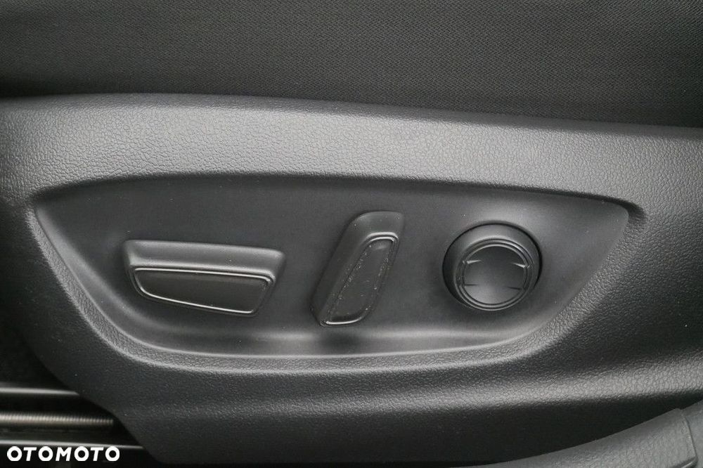 Toyota Camry 2.5 Hybrid Comfort CVT - 27