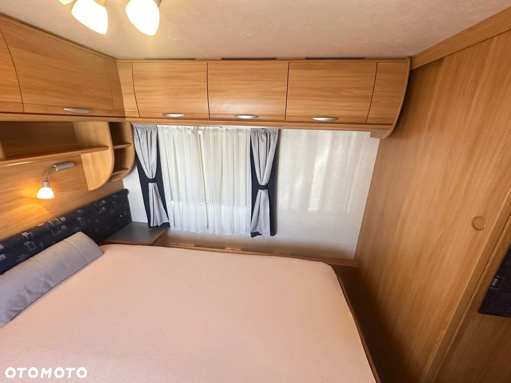 Adria CLASSICA 743 UP z ALDE , dużą markizą. 6/7 osobowa - 37