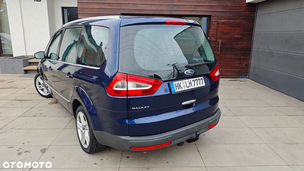 Ford Galaxy 2010 photo 3