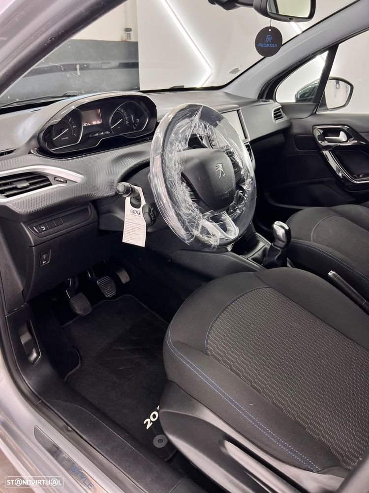 Peugeot 208 1.2 PureTech Style - 10