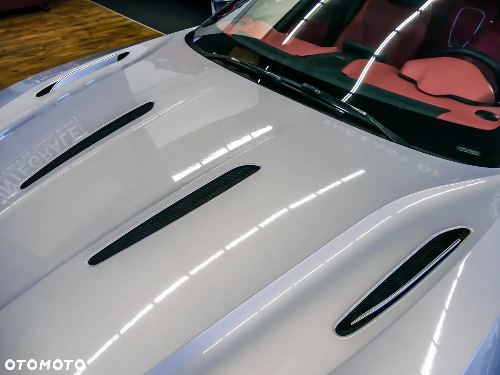 Aston Martin DB11 V12 AMR - 22