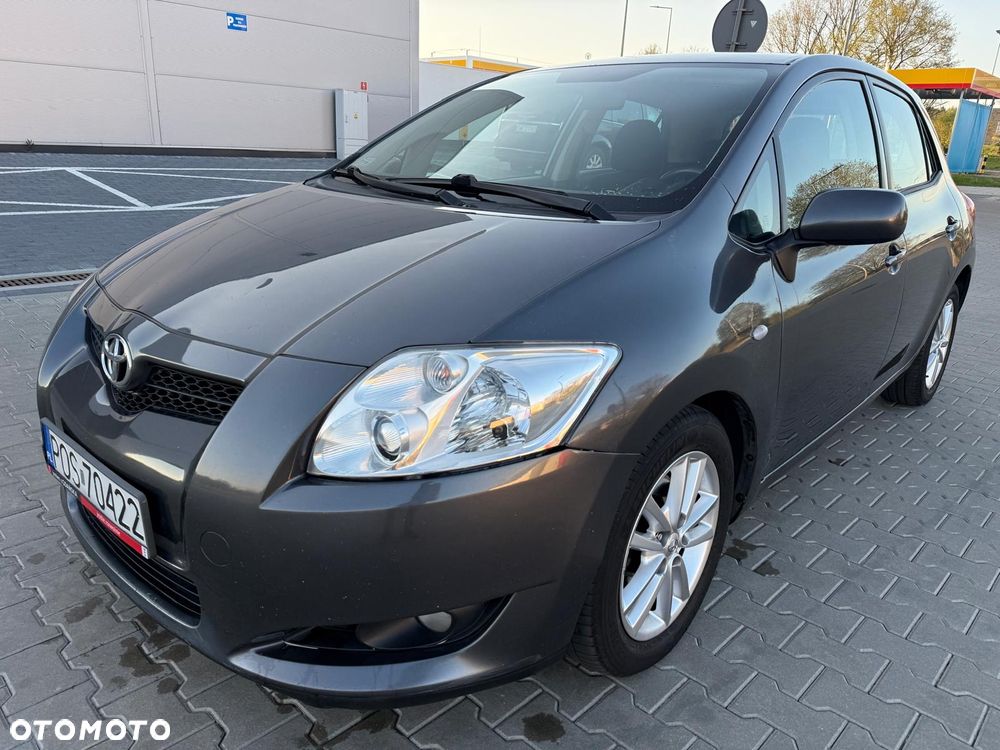 Toyota Auris 2.0 D-4D Luna - 1