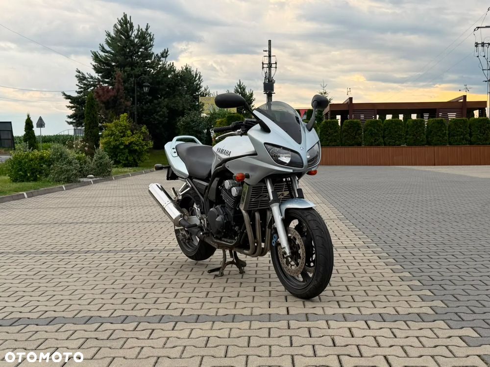 Yamaha FZS - 2