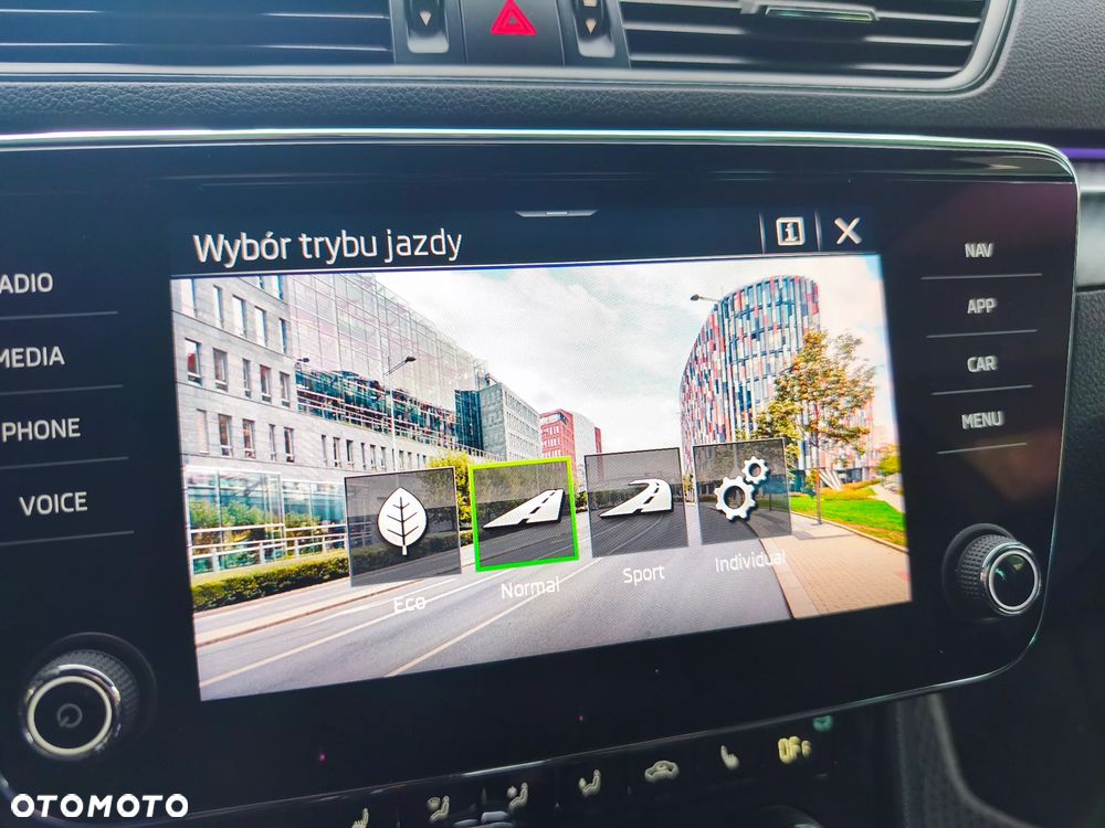 Skoda Superb 2.0 TSI Sportline DSG - 38