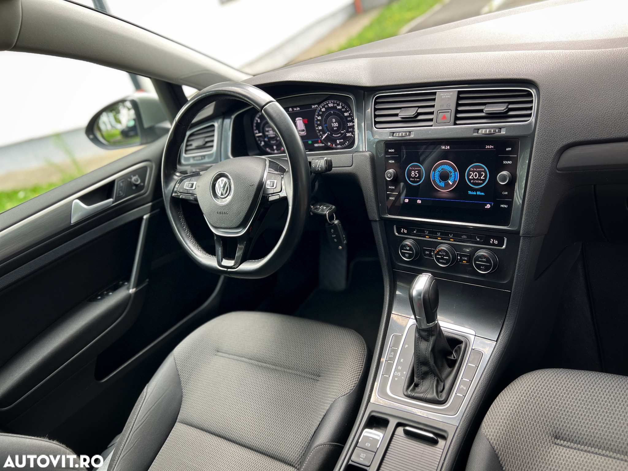 Volkswagen Golf Variant 1.6 TDI DSG Join - 10