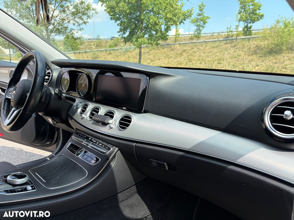 Mercedes-Benz E 300 Aut. - 25