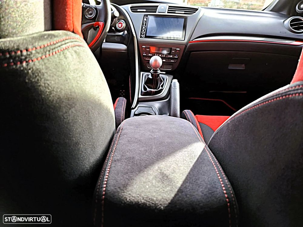 Honda Civic 2.0 VTEC Turbo Type R GT - 37