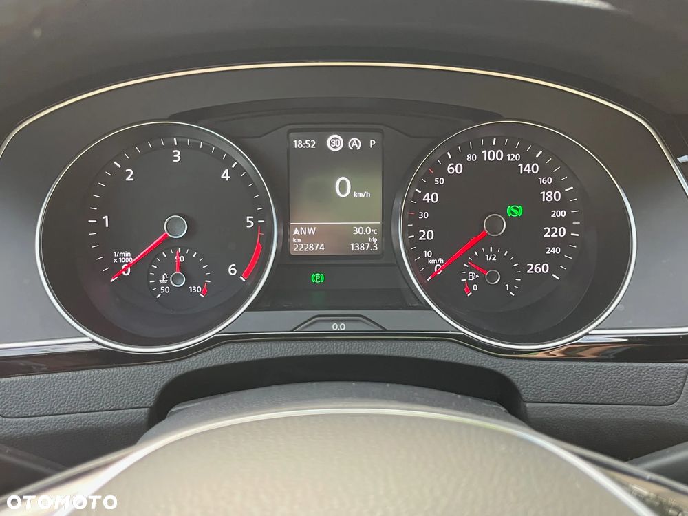 Volkswagen Passat 2.0 TDI SCR DSG Comfortline - 34