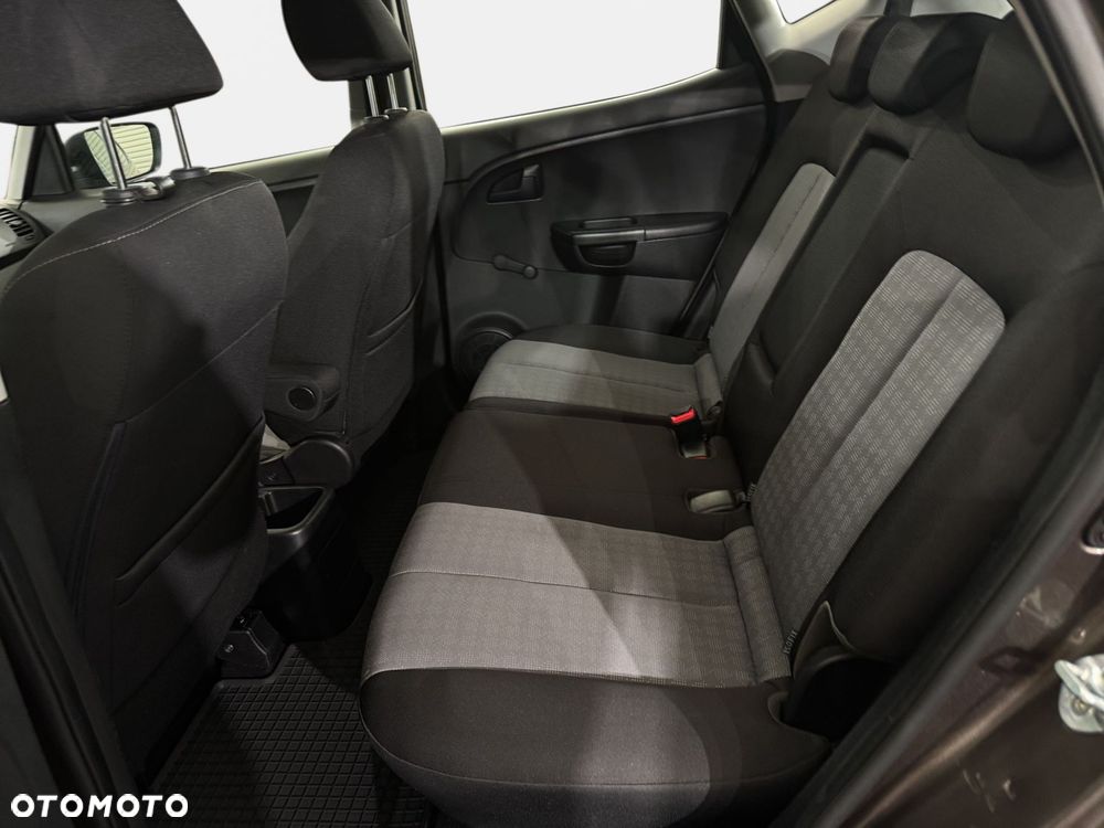 Kia Venga - 21
