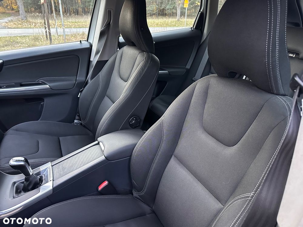 Volvo XC 60 D4 Momentum - 21