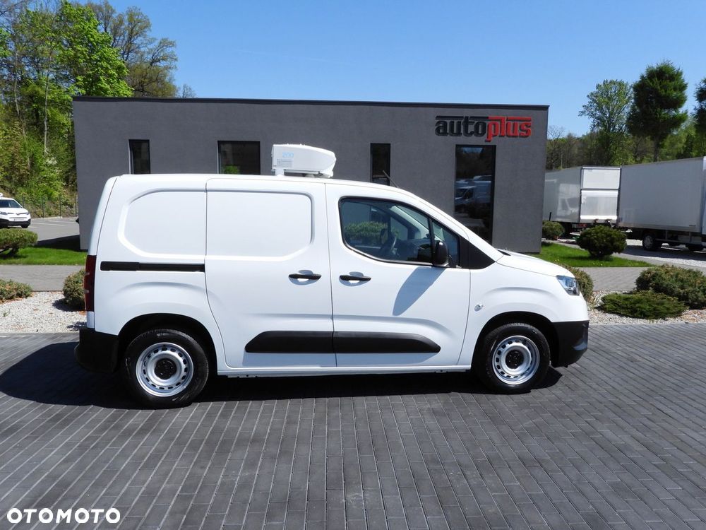 Toyota PROACE CITY  FURGON CHŁODNIA  -15*C ZASILANIE 230V TEMPOMAT KLIMATYZACJA  100KM - 8