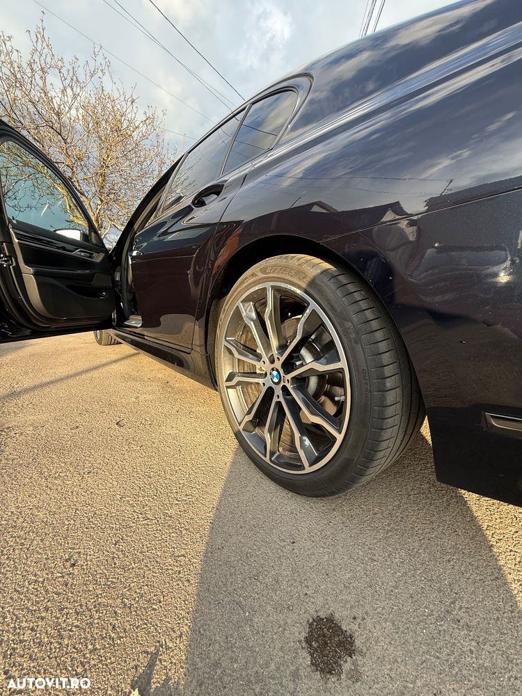 BMW Seria 7 730d xDrive - 17