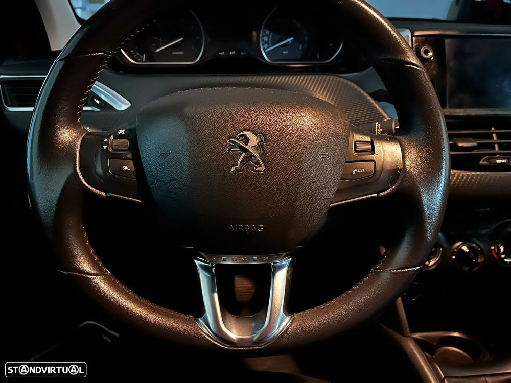 Peugeot 208 1.2 PureTech Style - 14