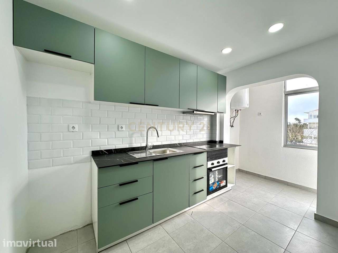 Apartamento T2 Totalmente Remodelado | Vale Fetal – Charneca da Capari - Grande imagem: 2/23