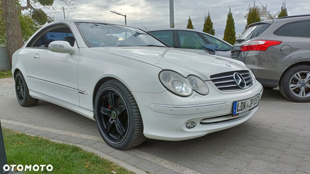 Mercedes-Benz CLK - 12