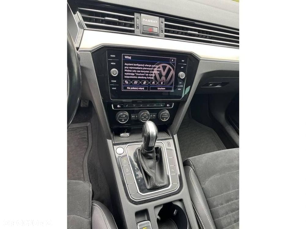 Volkswagen Passat - 13
