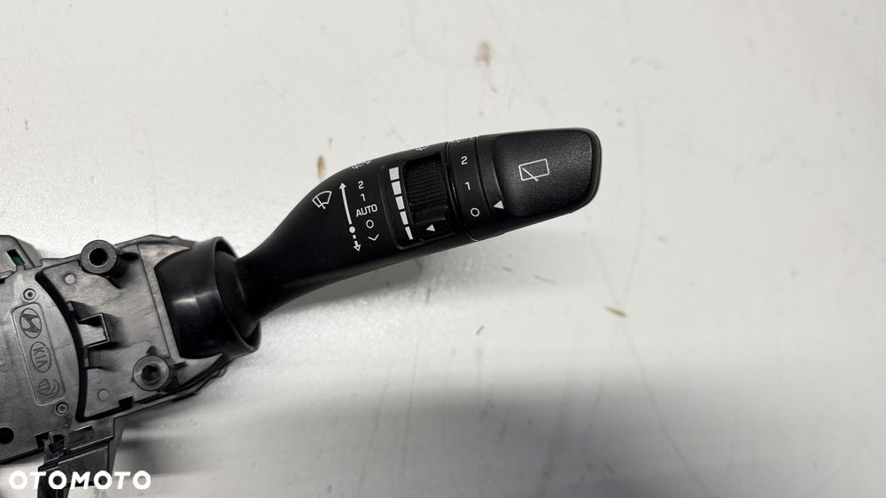 PRZEŁĄCZNIK ŚWIATEŁ WYCIERACZEK HYUNDAI I20 II  299141431 14-19 - 4