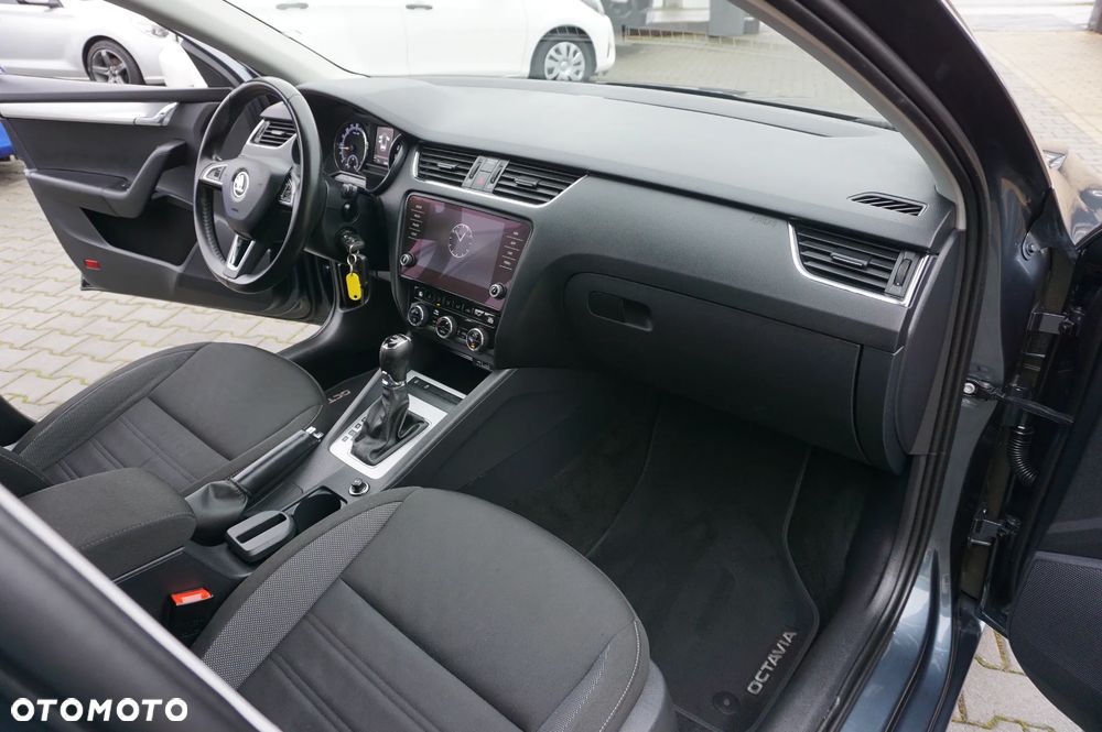 Skoda Octavia 2.0 TDI DSG Premium Edition - 28