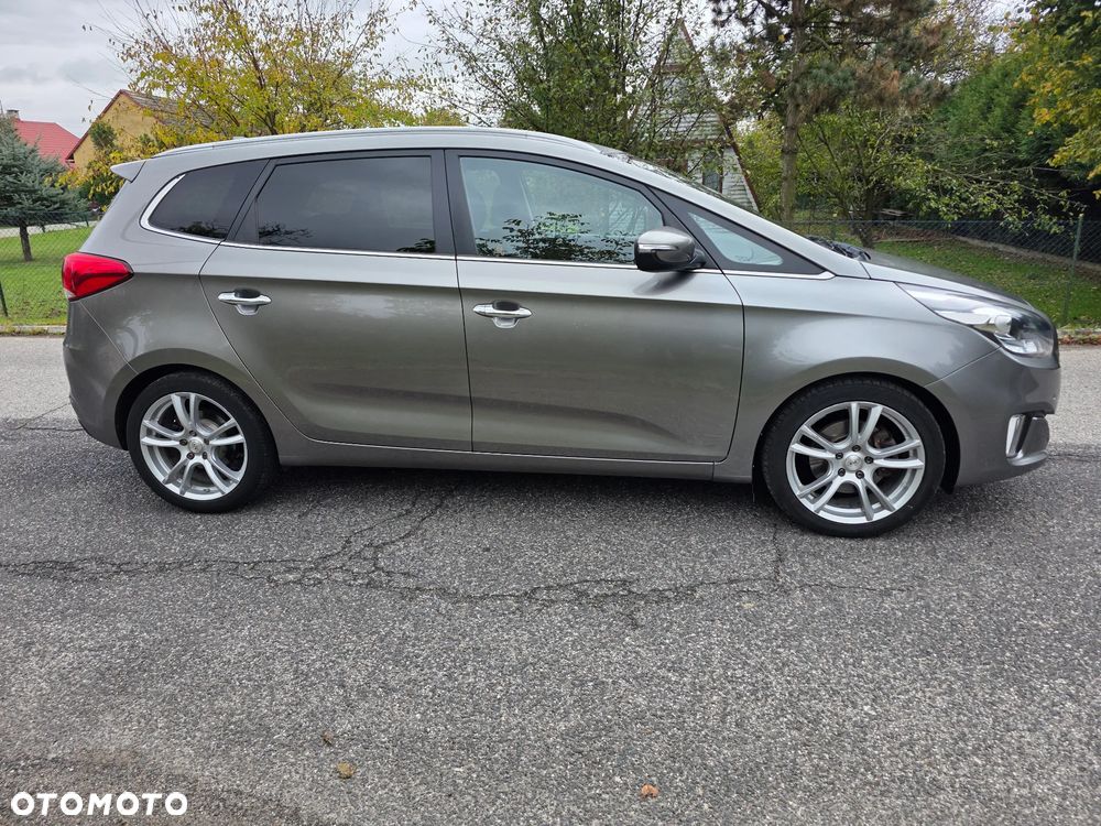 Kia Carens - 7