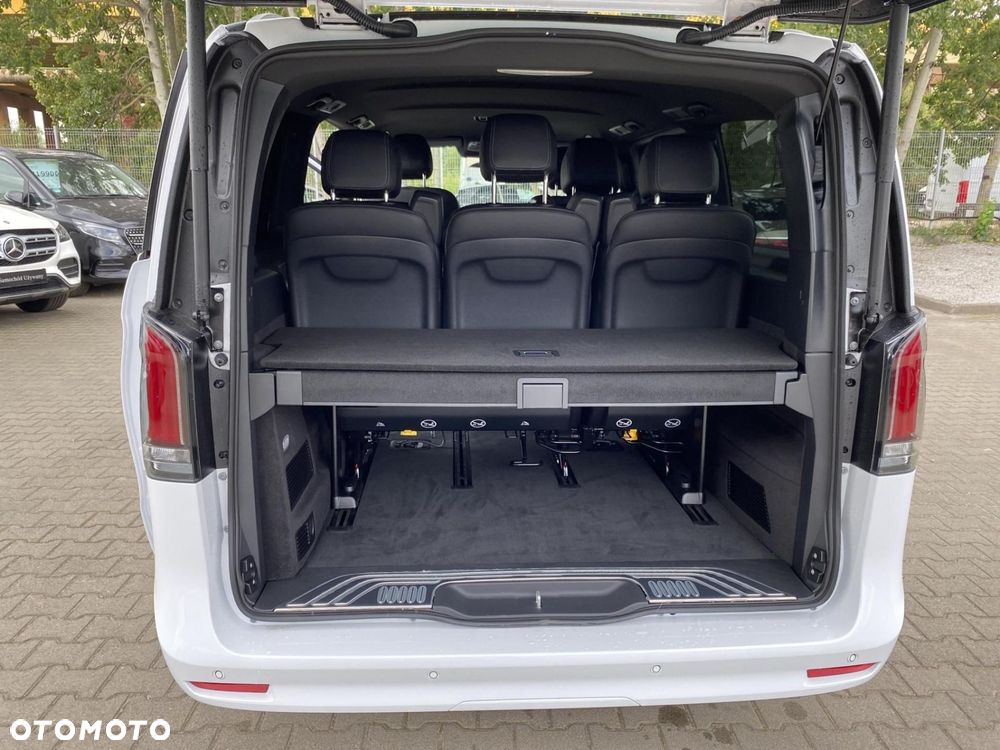 Mercedes-Benz Klasa V - 19