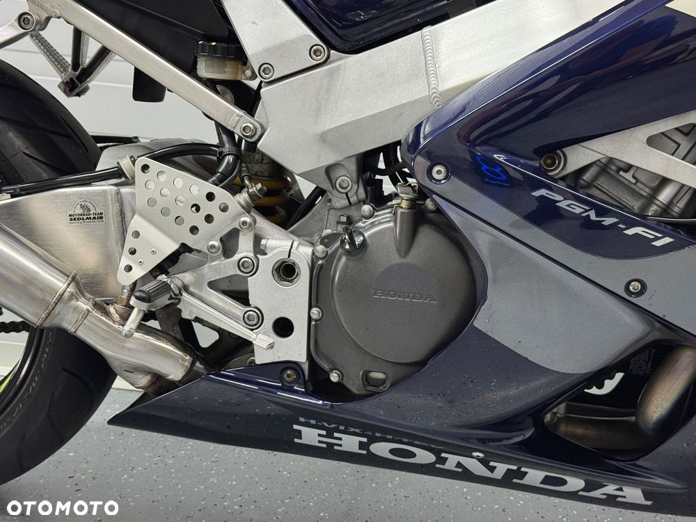 Honda CBR - 9